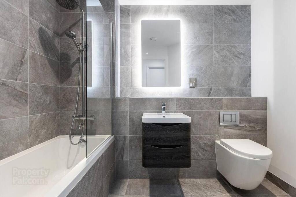 Modern 2 Bedroom In * Belfast